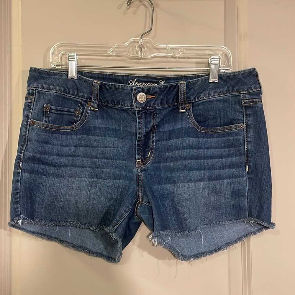 American Eagle Size 14 Favorite Boyfriend Jean shorts
